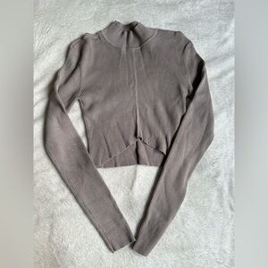 Garage Ribbed Mock Neck Long Sleeve Crop Top – Taupe – Size P/S